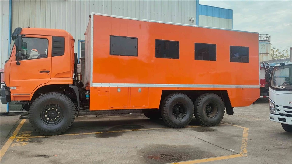 Autobus lądowy 6X6 Off Road z 25 miejscami